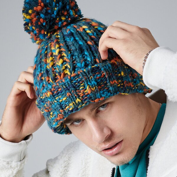 Twister pom pom beanie Thumbnail